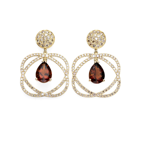 Citrine drop earrings with diamonds in 18k gold | Alessandra Lapeschi 